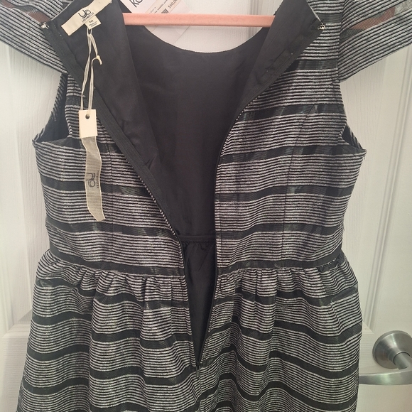 💜 2 for 30$ Beautiful Dress Kooka Metallic Cap Sleeve - Picture 6 of 6